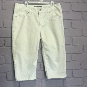 NEW Women's White Jeans size 6